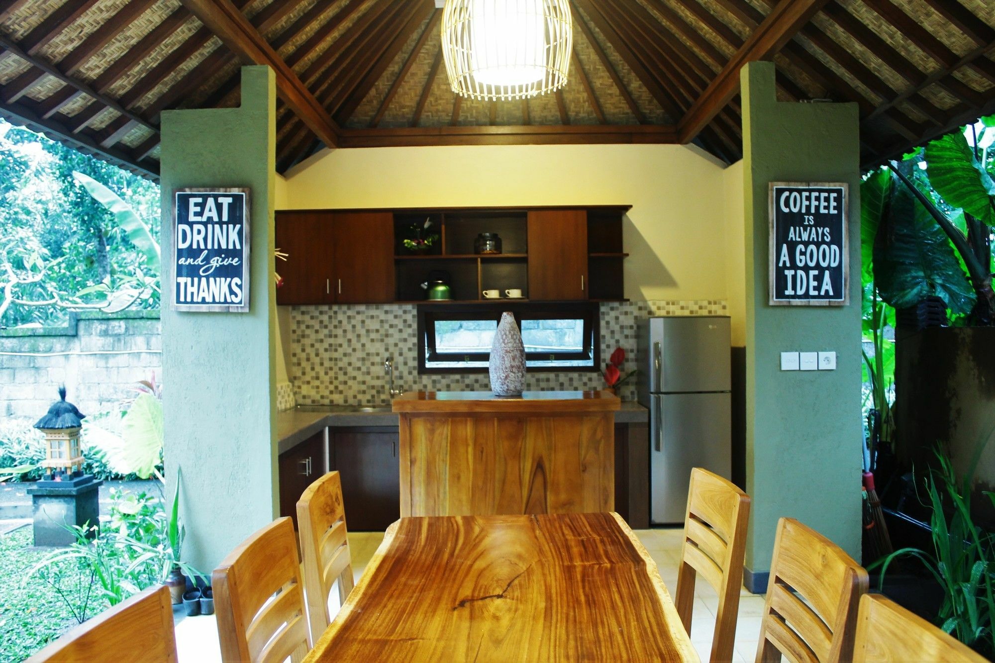 Tuga Guest House Ubud Exterior photo